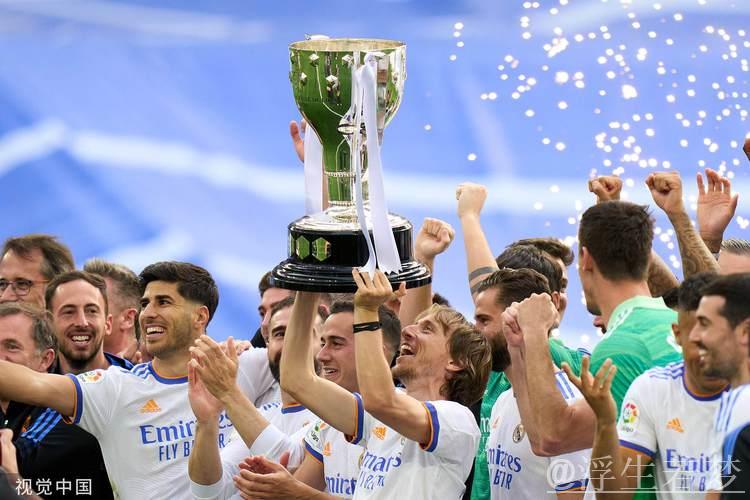 皇马晋级欧冠4强!43岁安帅振臂欢呼:巧妙变阵激活三员虎将 皇马晋级欧冠4强!43岁安帅振臂欢呼:巧妙变阵激活三员虎将