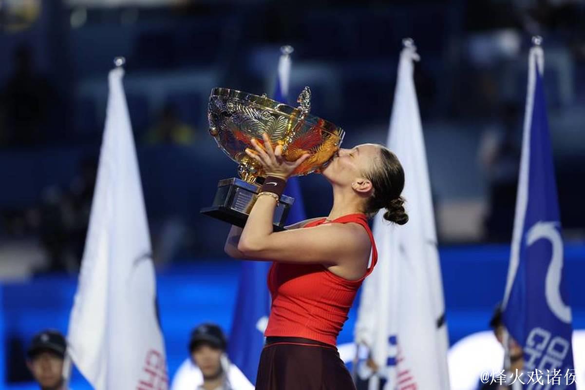 阿尼西莫娃2-1诺斯科娃 生涯首夺中网女单冠军